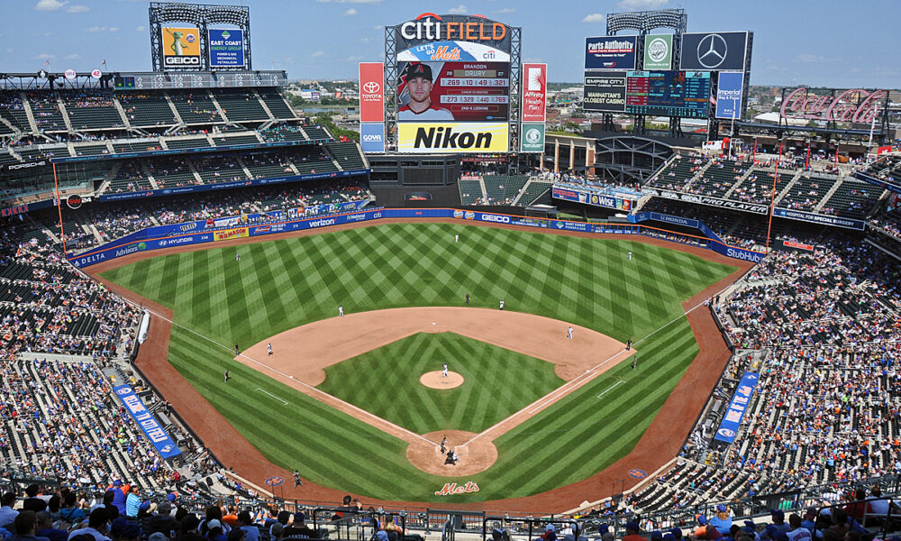 Fans rush Citi Field during Mets, Yankees game: Report 